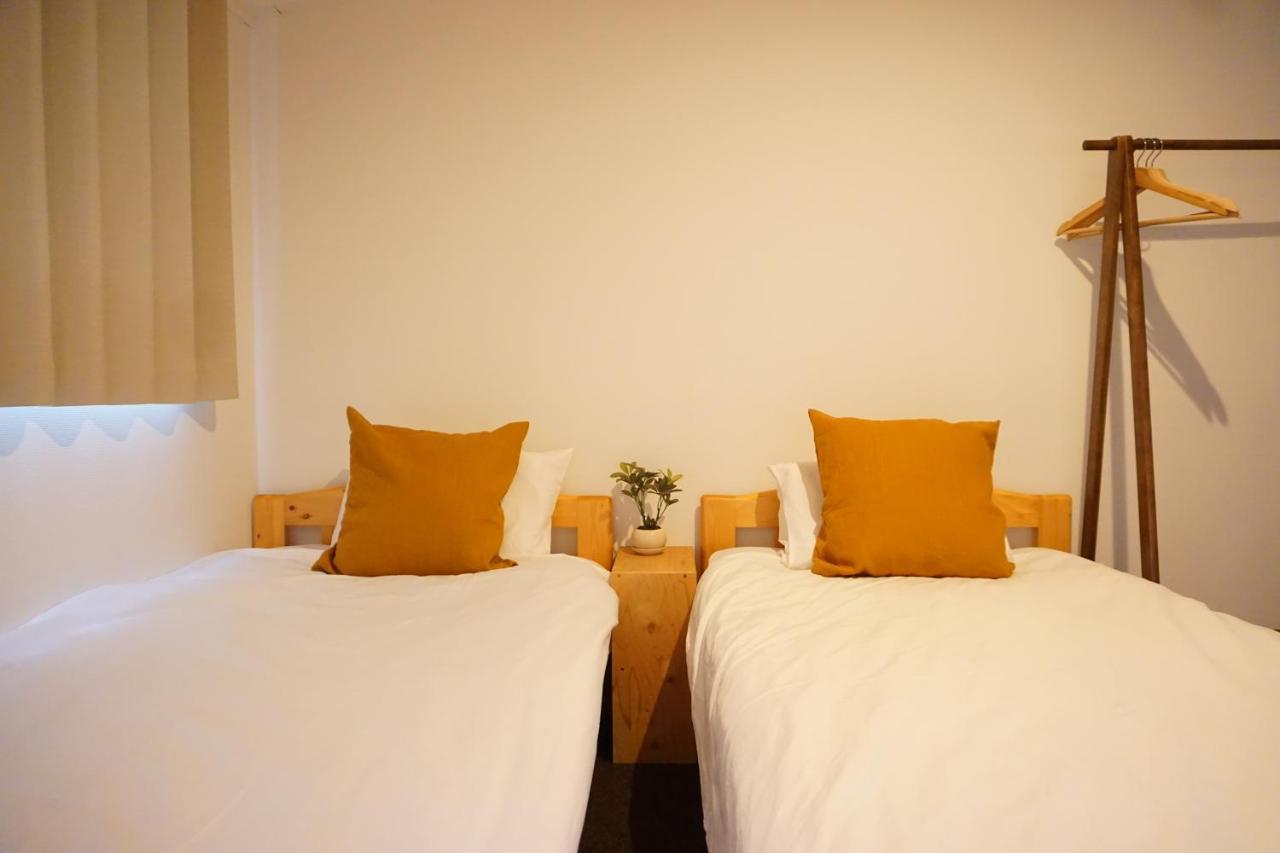 Beehive Hostel Osaka Exterior photo