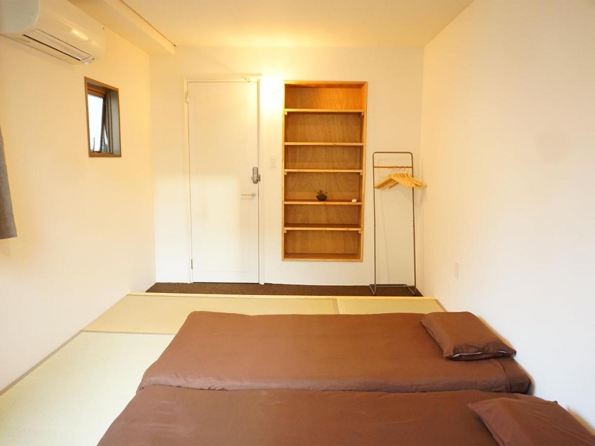 Beehive Hostel Osaka Exterior photo