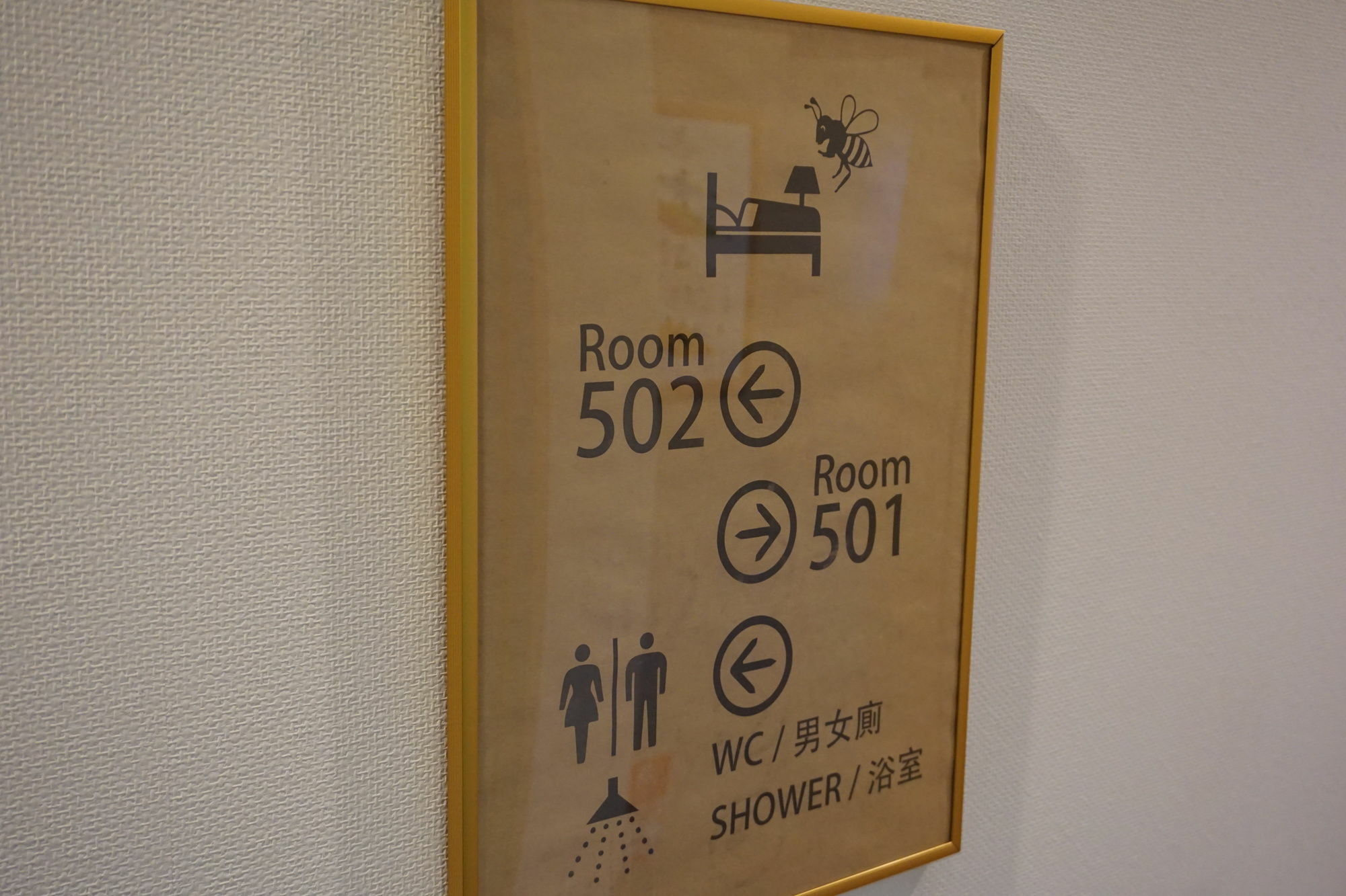 Beehive Hostel Osaka Exterior photo
