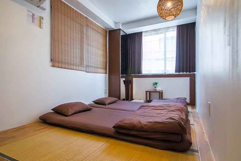 Beehive Hostel Osaka Exterior photo
