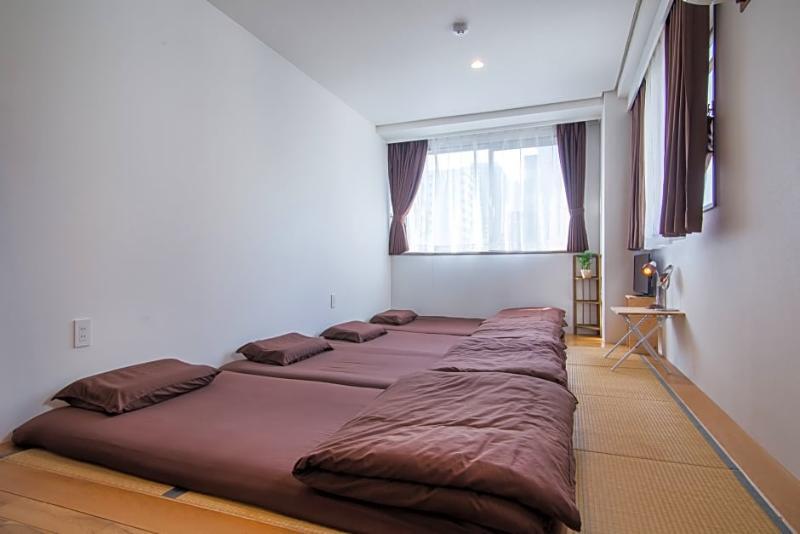 Beehive Hostel Osaka Exterior photo