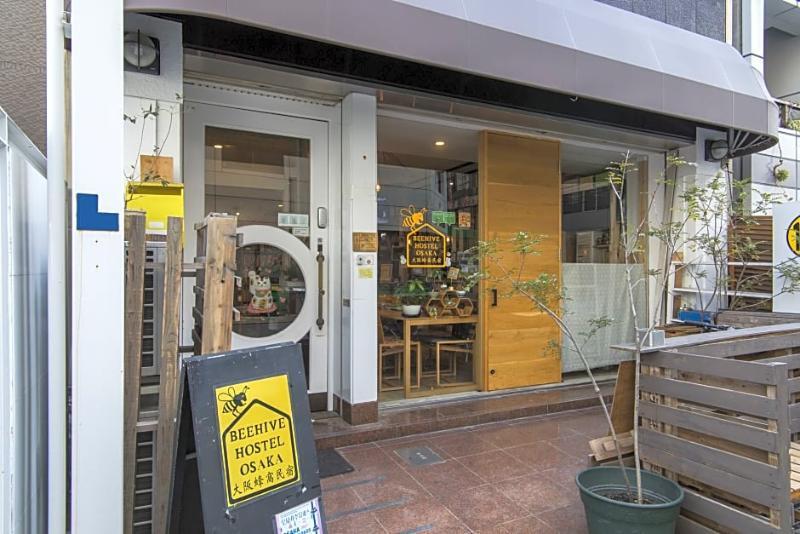 Beehive Hostel Osaka Exterior photo